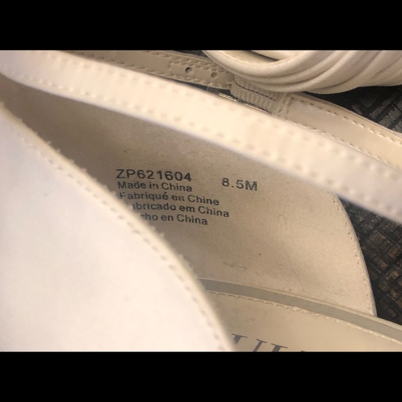 Truly Zac Posen - Picture 4 of 8